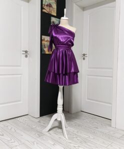 Rochie pe o parte scurta din satin cu 2 volane de satin R20235