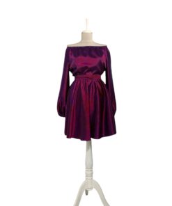 Rochie scurta cu maneci lungi si umeri goi din satin 2024279