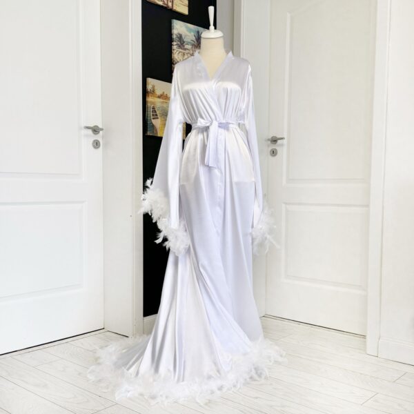 Halat Mireasa cu trenă si pene Alb Universal 202561