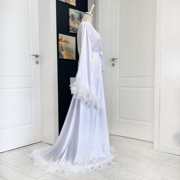 Halat Mireasa cu trenă si pene Alb Universal 202561