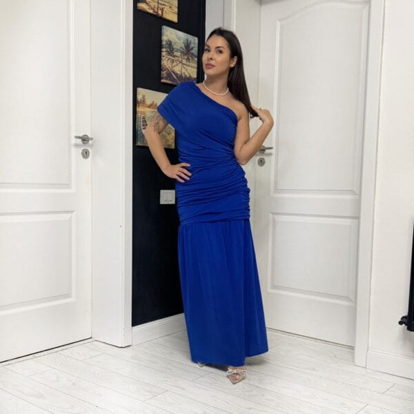 Rochie lungă albastru regal one-shoulder drapată