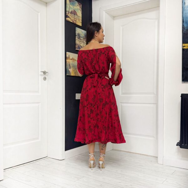 Rochie midi din vâscoză creponată cu bust petrecut și mâneci lungi crăpate 202621