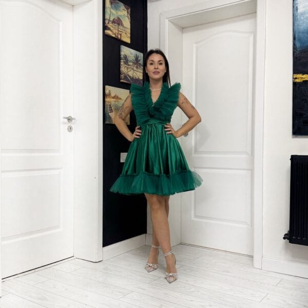 rochie versatila scurta cu bordura de tulle pe bust si jos