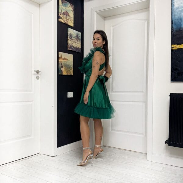 rochie versatila scurta cu bordura de tulle pe bust si jos