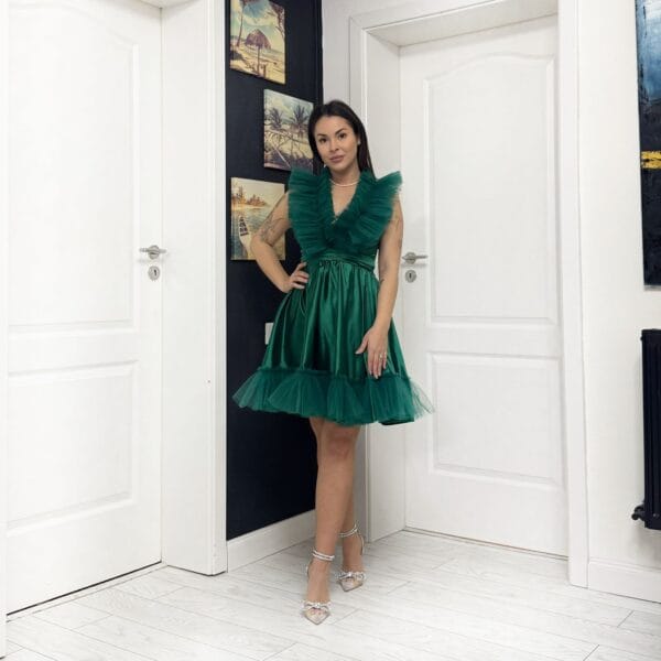 rochie versatila scurta cu bordura de tulle pe bust si jos