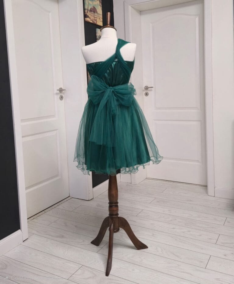Rochie versatila scurta din satin cu bustul si spatele acoperit cu tulle si bretele din tulle 202629U