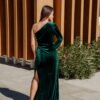 Rochie-de-ocazie-lunga-din-catifea-asimetrica