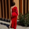 Rochie-de-ocazie-lunga-din-catifea-asimetrica